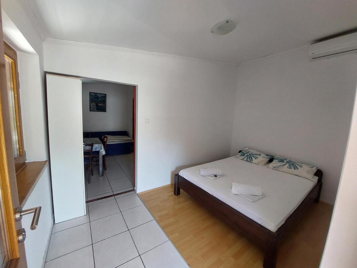 Studio Apartment Iva - 50 M From The Sea-Balcony 파그 외부 사진